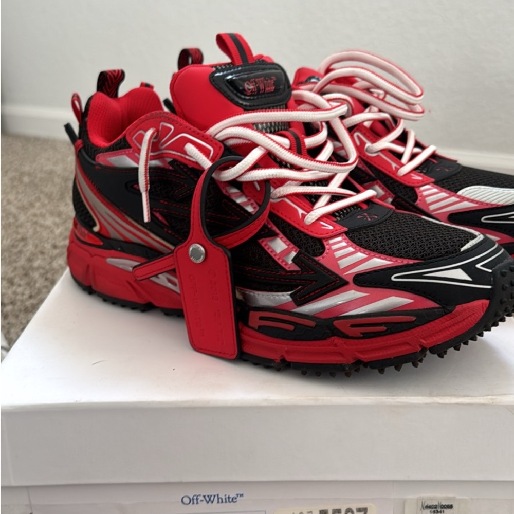 Off-White “Be Right Back”